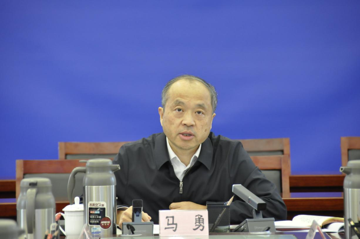 自治区财政厅召开干部大会传达学习贯彻习近平总书记重要讲话精神